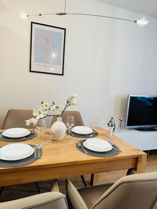 Modern Eingerichtete Wohnung Im Stadtzentrum Zittau Kostenloser Parkplatz מראה חיצוני תמונה