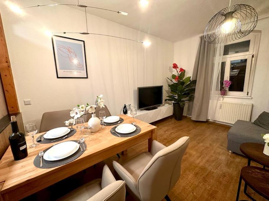 Modern Eingerichtete Wohnung Im Stadtzentrum Zittau Kostenloser Parkplatz מראה חיצוני תמונה